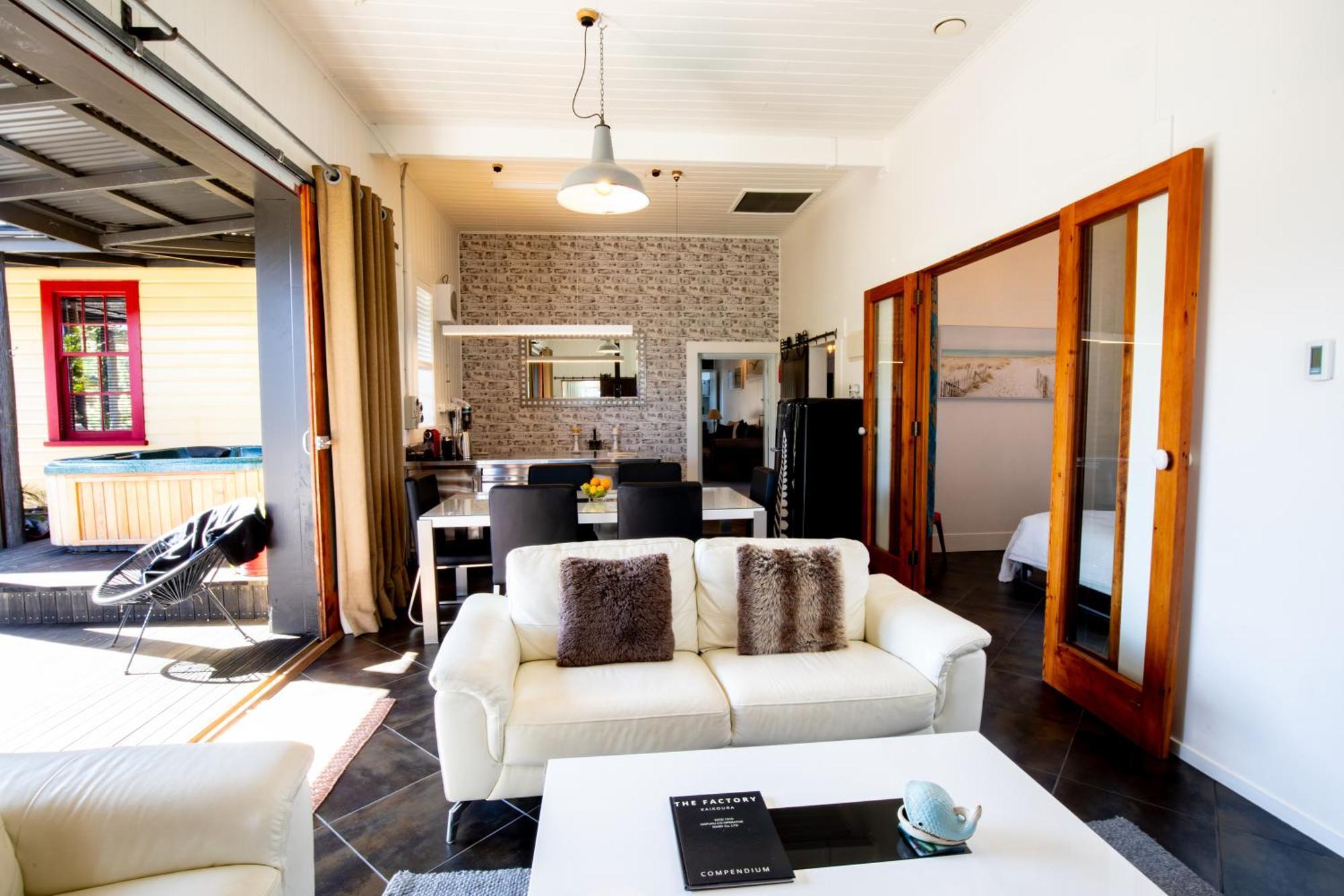 The Factory Luxury Accomodation Kaikoura Buitenkant foto